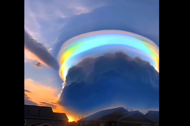 Neverovatan snimak oblaka "šarena marama": Spektakl na nebu koji nikada niste videli (VIDEO)