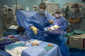 Trogodišnjem Isaku operisan pankreas! Intervencija trajala 10 sati, iako košta 70.000 evra, najbolji hirurg u Evropi je uradio besplatno