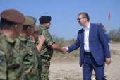 Vučić na Pasuljanskim livadama pratio vežbu vojske i policije: Izvanredna koordinacija i obučenost naših snaga (FOTO)