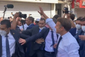 Makron hteo da se opušteno prošeta Alžirom, pa izviždan najstrašnije (VIDEO)
