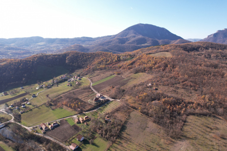 Pomagao je svima i rečima i delima: Na Veliku Gospojinu u Vidovi rođen je srpski patrijarh Irinej, ne zaboravljaju ga meštani i rođaci