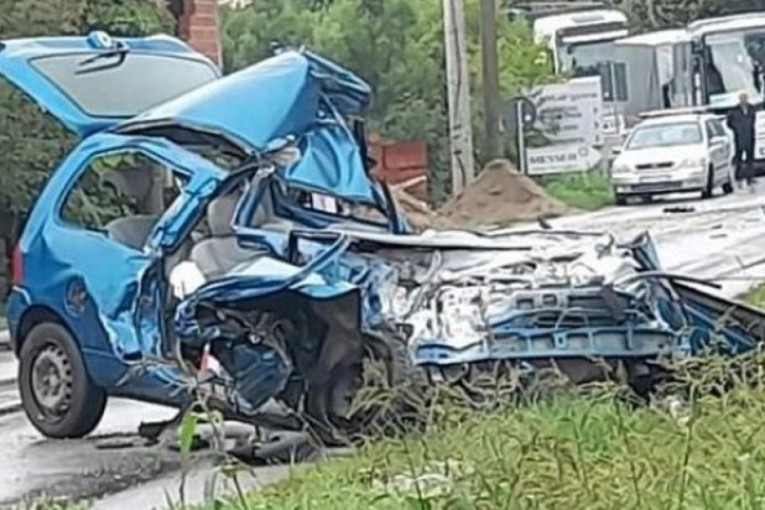 Kamion je smrskao auto, vukao ga više od 70 metara: Oglasio se suprug stradale Vesne kod Petrovca na Mlavi - samo da mi ćerke budu dobro