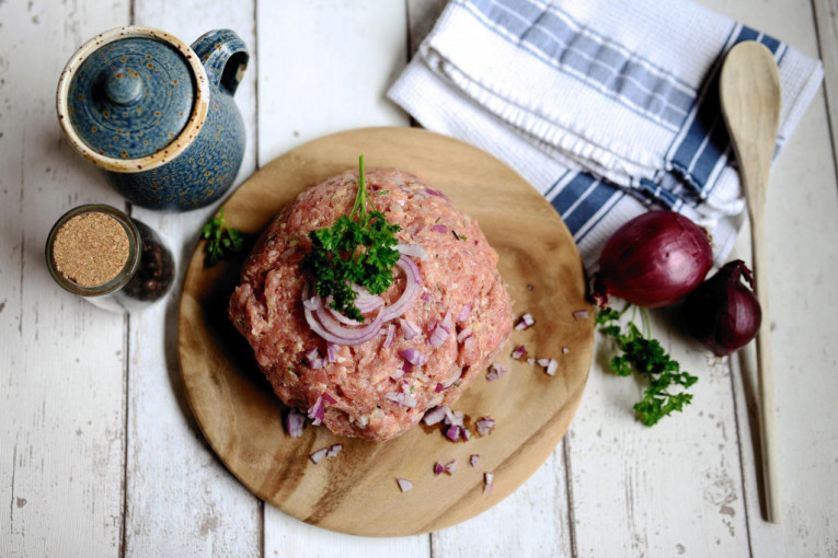 Šta jedemo kada kupimo jeftino meso? Nikako ne nasedajte na "akcije"