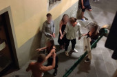 Tinejdžerske bande prave haos po Modeni: Pokrenuta istraga protiv više od 20 "klinaca" - ne prezaju ni od čega!