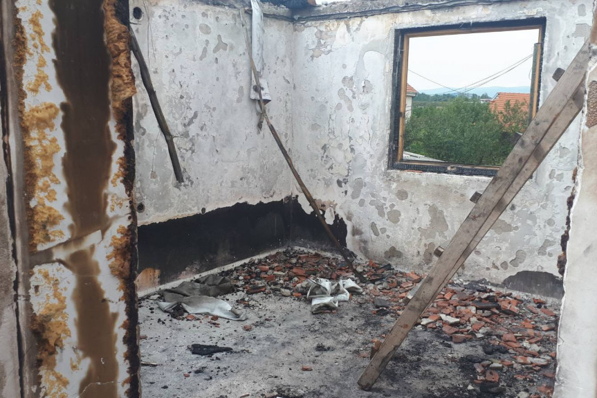 Porodica Stanković u požaru koji je najverovatnije izbio zbog udara groma, izgubila sve (FOTO/VIDEO)