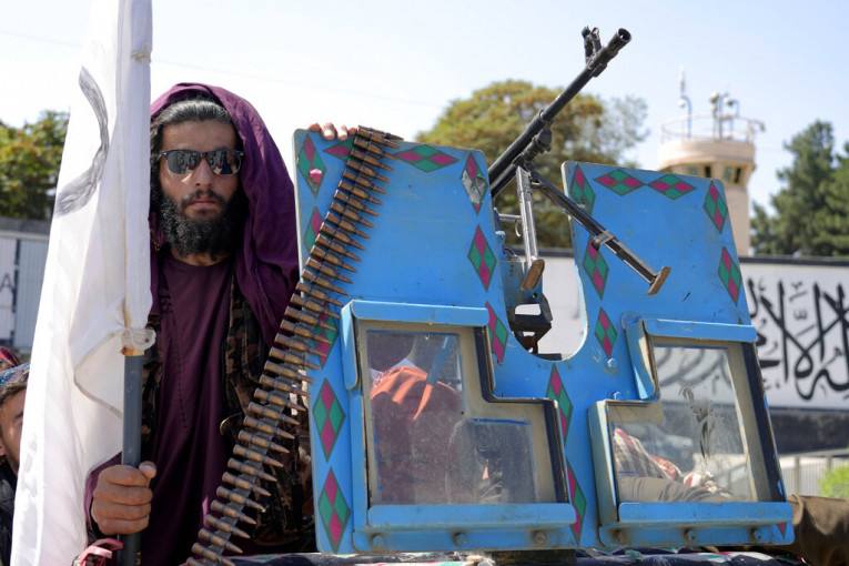 Talibani javno pogubili čoveka na stadionu: Brat žrtve ga upucao puškom pet puta