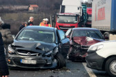 Dve saobraćajne nesreće jedna za drugom na Novom Beogradu: Hitna došla zbog jedne, dogodila se druga