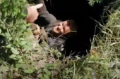 Berač pečuraka upao u rupu duboku 7 metara, pronašli ga posle 4 dana (VIDEO)