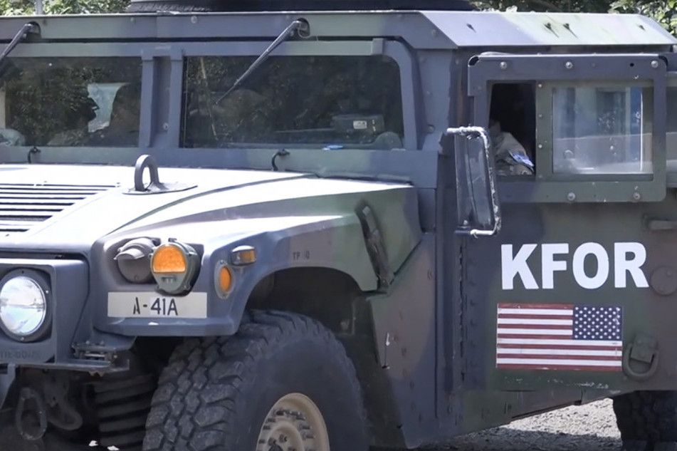 Udes na KiM: Prevrnulo se vozilo Kfora iz američkog kontingenta
