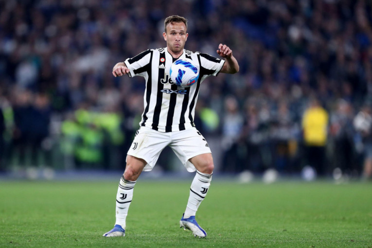 Kakav transfer na kraju prelaznog roka: Artur napustio Juventus i otišao u Liverpul!