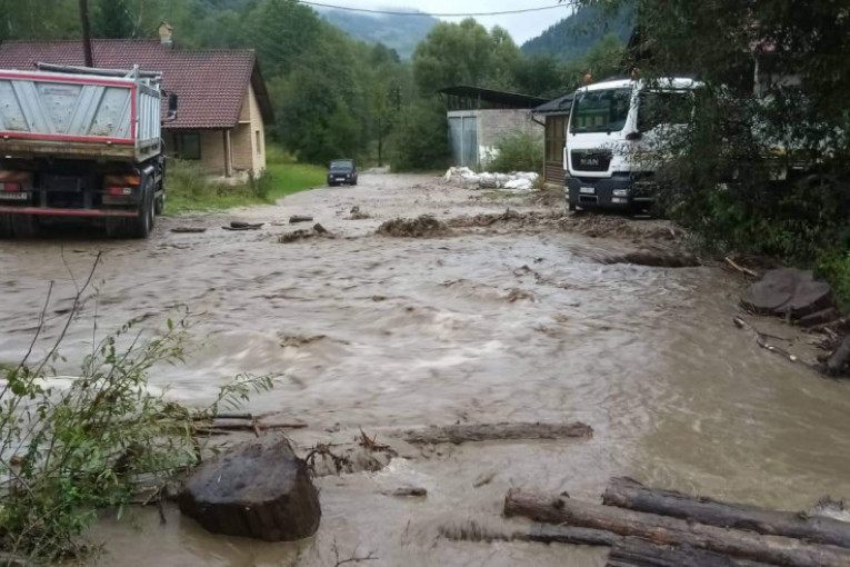 Kataklizma u zapadnoj Srbiji - izlili se bujični potoci, nevreme iza sebe ostavilo pustoš! Proglašena vanredna situacija u ivanjičkim selima