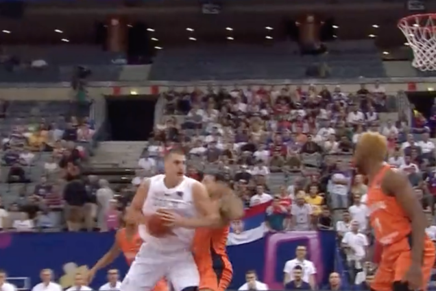 Jokić već okrenuo ringišpil! Eurobasket je čekao 50 sekundi na prvu magiju MVP-ja! (VIDEO)