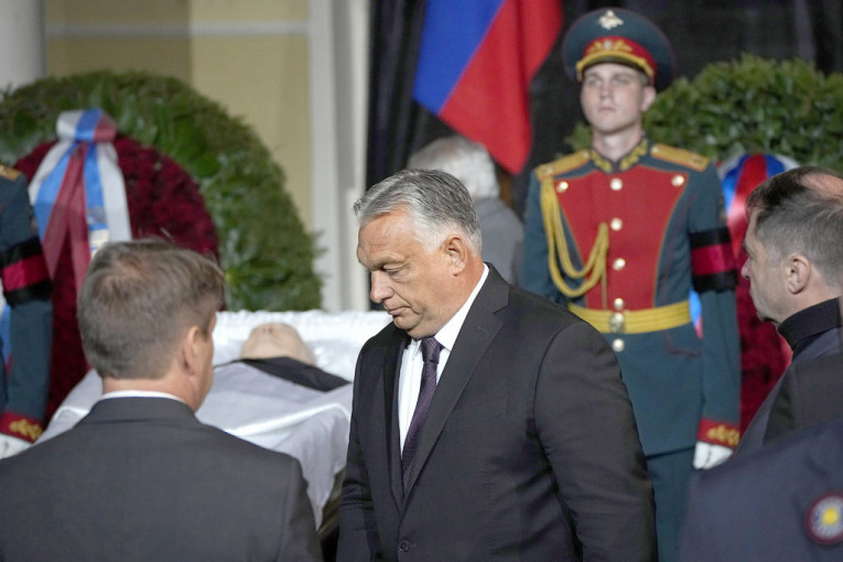 Orban doputovao na sahranu Gorbačova, Peskov otkrio da li će biti sastanka sa Putinom