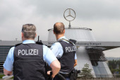 Srbin sa kolegom glavna tema u Nemačkoj: Ukrali preko 500 automatskih menjača i 100 motora iz fabrike Mercedes!
