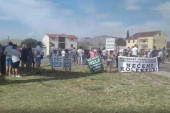Blokiran put ka aerodromu Podgorica: Nezadovoljni građani šalju snažnu poruku