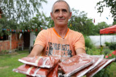 Nešto što ni Vojvođani ne mogu da naprave: Paprika nizača je zaštitni znak Leskovca (FOTO+VIDEO)