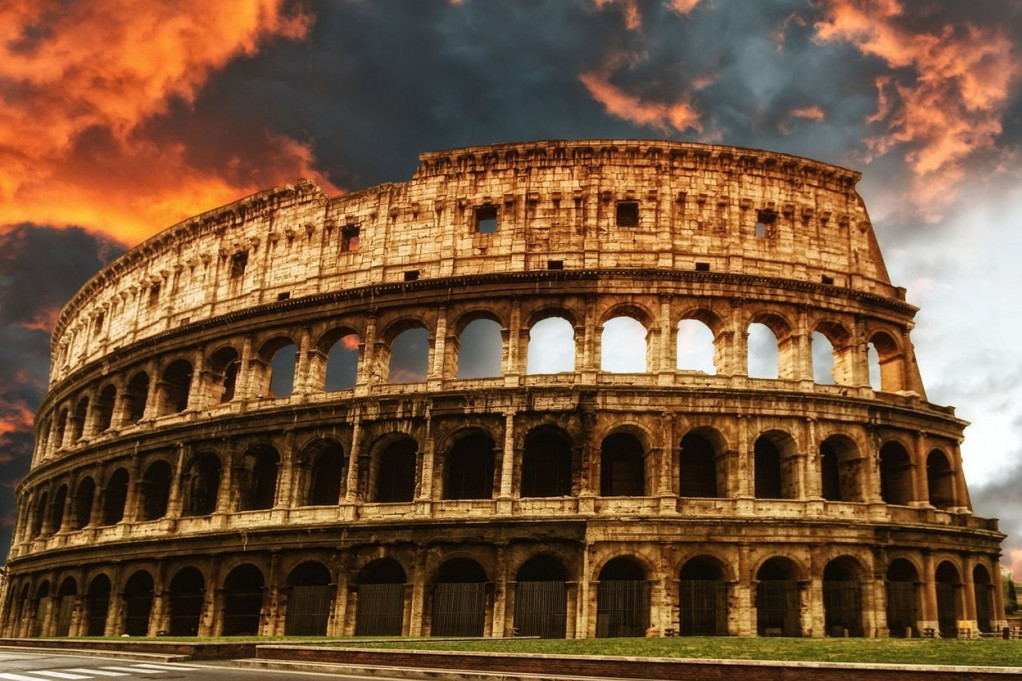 Koloseum ponovo na "udaru" bahatih turista: Novi potpisi osvanuli na zidinama