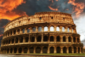 Koloseum ponovo na "udaru" bahatih turista: Novi potpisi osvanuli na zidinama