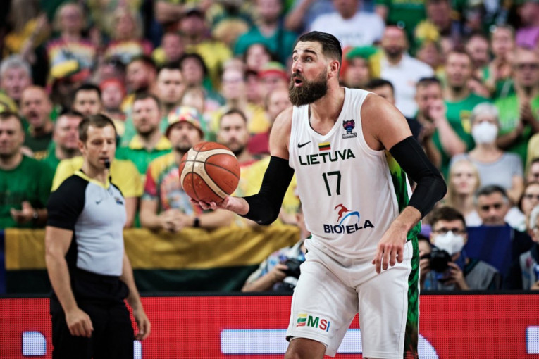 FIBA nema milosti: Suspendovane sudije sa meča između Litvanije i Nemačke!
