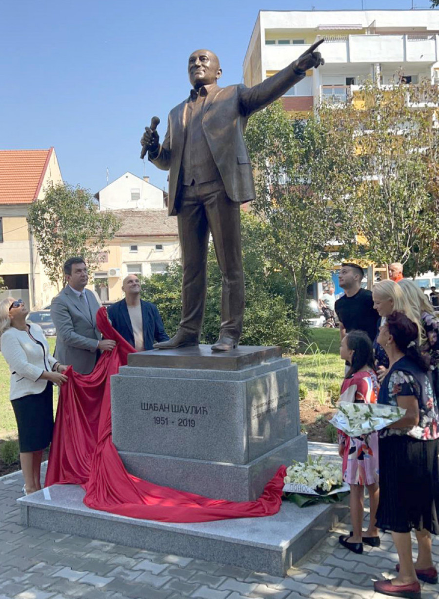 „Ovakva su nam sad okupljanja..." Goca Šaulić otvorila dušu: To je dokaz koliko su Šabana ljudi voleli! (FOTO)