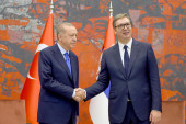 “Iako poštujemo Erdogana, to će uticati na naše odnose”: Predsednik Vučić o naoružavanju lažne države turskim dronovima