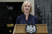 "Seča" britanske premijerke: Liz Tras smenila ministra!