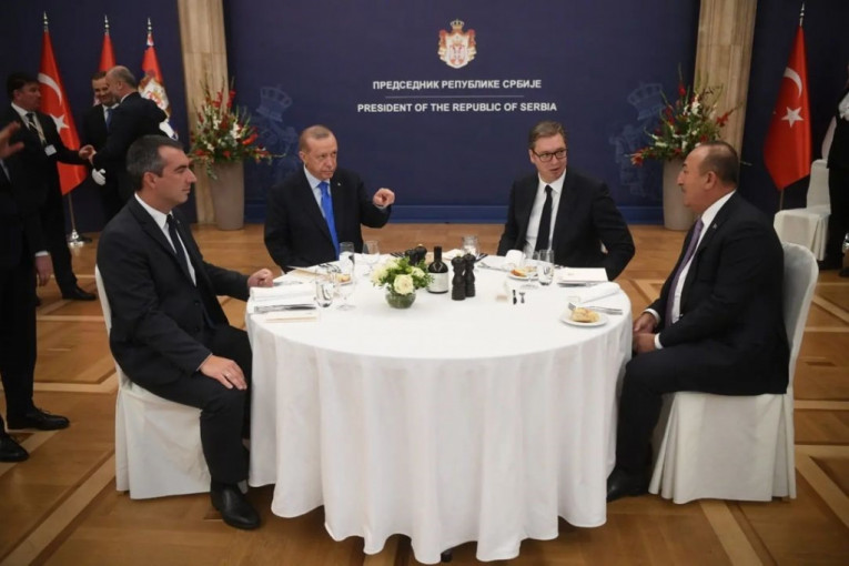 Vučić i Erdogan na ručku u Predsedništvu: Posle izuzetno uspešnog radnog dela dana, predah sa predsednikom Turske (FOTO)