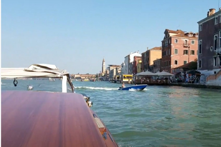 "Lud dan" u Veneciji! Ženu ujeo pacov nedaleko od Trga Svetog Marka - muškarac ukrao vodeni taksi  i projurio duž kanala Grande
