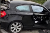 Udes kod Krnjeva! Zaštitna ograda probila automobil, jedna žena povređena (VIDEO)