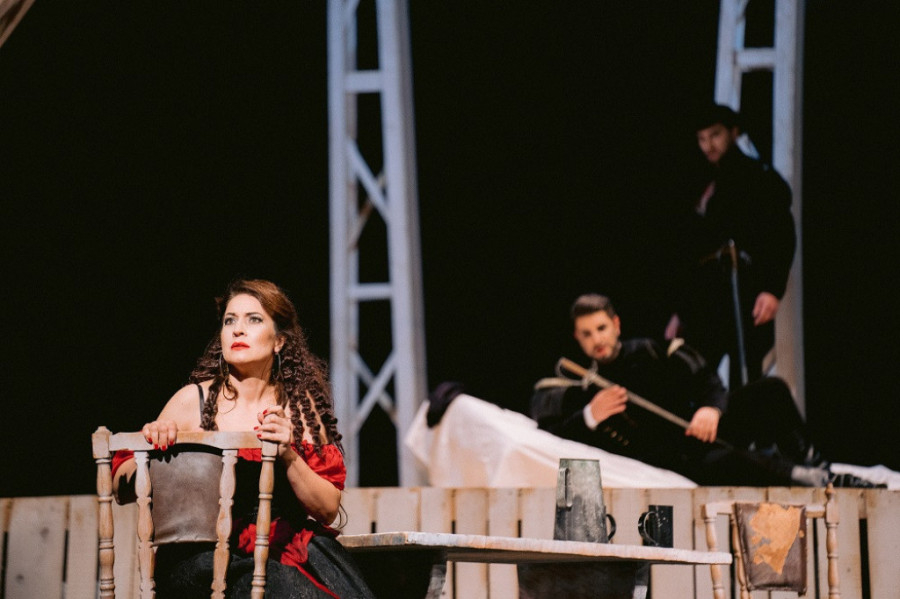 Veličanstveni „Rigoleto“ u SNP: Željko Lučić impresivan na sceni na kojoj je pre 30 godina započeo karijeru (FOTO)