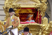 Bogatstvo britanske kraljevske porodice: Mogu da izađu „na crtu“ i Guglu
