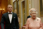 Elizabeta II i Džejms Bond: Skeč koji je kraljica skrivala od svoje porodice (VIDEO)