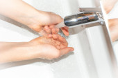 Stručnjak tvrdi: Ukoliko, nakon pranja ruku, ne uradite ovo, efekat će biti isti kao da ih niste ni oprali