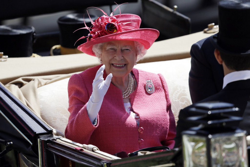 Drugo lice kraljice Elizabete: Žao mi je, ne mogu da ostanem, moram da gledam „Tvin Piks“