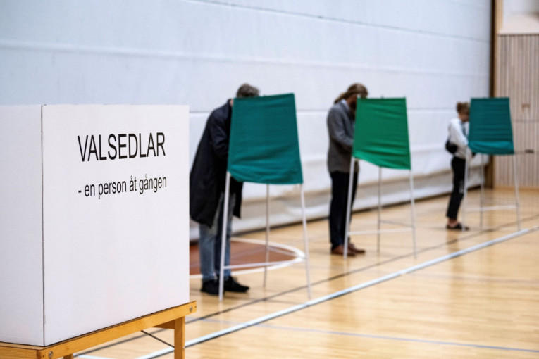 Švedska danas glasa: Glavna borba između socijaldemokrata i desničara - evo oko čega se "lome koplja" (FOTO)