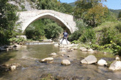 Kameni most na reci Ljuboviđi - čuvar istorije i remek delo veštih neimara: Gradili ga Rimljani, ni poplave mu ništa ne mogu vekovima (FOTO)