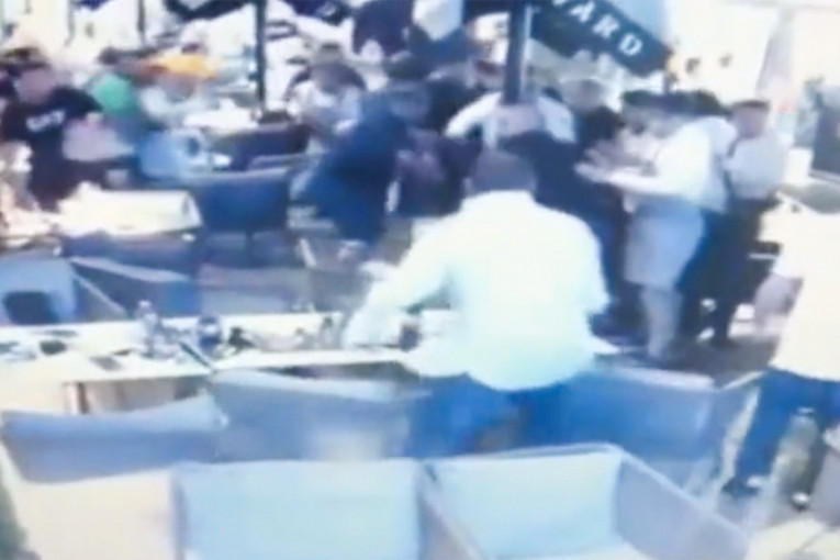 Žestoki obračun u tržnom centru u Istanbulu:  Potukli se, pa zapucali! Šestoro ranjenih (VIDEO)
