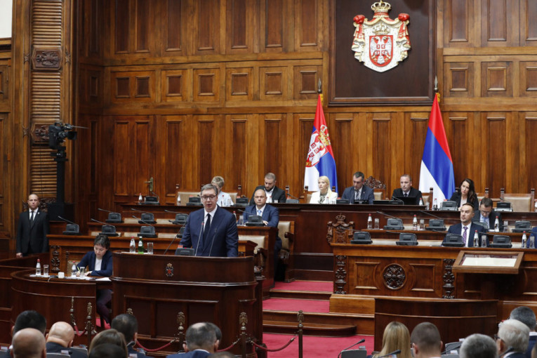Vučić Lazoviću: Vaša politika je opasna i nimalo naivna