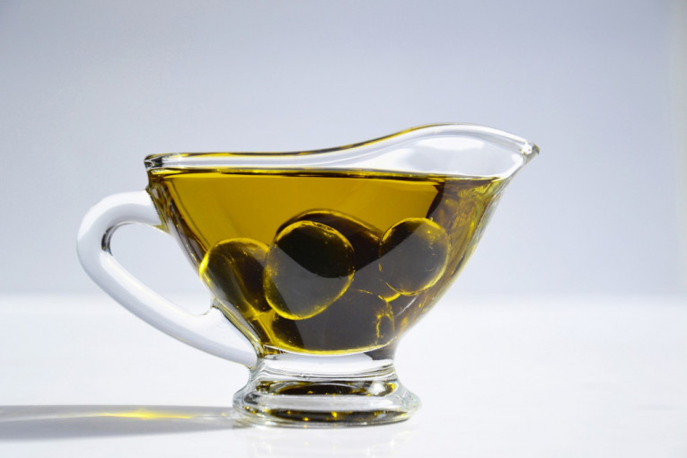 Kako da prepoznate da li je maslinovo ulje kvalitetno i čisto? Ove dve cake su vam dovoljne