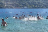 Gosti uleteli u vodu, pa poskidali kupaće gaće! Hit snimak sa svadbe Đokovića: Mladoženja šokiran! (FOTO/VIDEO)