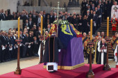 Kineskoj delegaciji zabranjeno da priđe kovčegu kraljice Elizabete II: Zbog sankcija ne mogu u Vestminstersku opatiju