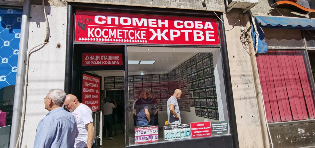 "Slike govore istinu, nad našim najbližima počinjen je zločin": Snežana na Kosovu izgubila oca i brata, a danas im Niš odao počast (FOTO)