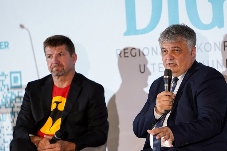 SAMO JAKO Vladimir Lučić na “Digitalnoj konferenciji”: Telekom jači od ekonomske krize!