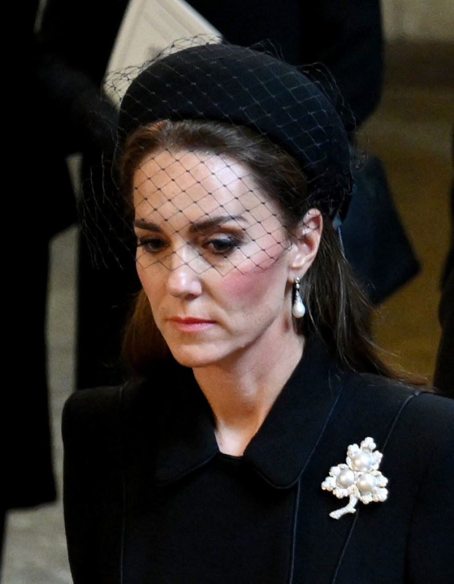 Buduća kraljica na poseban način odala počast Elizabeti II, ali i princezi Dajani: Detalji na njoj su privukli veliku pažnju