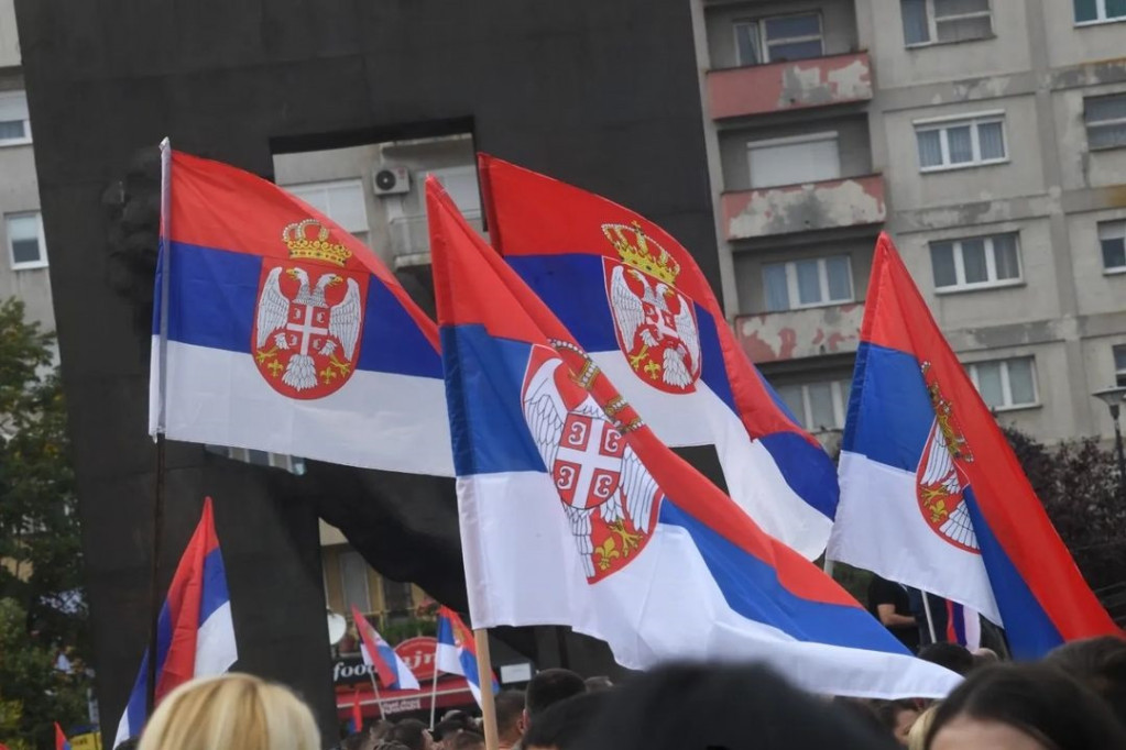 Predsednik opštine Pljevlja zahteva da se istaknu trobojke na javnim ustanovama