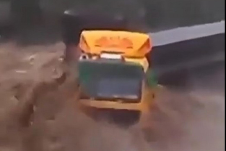 Apokaliptične scene u Italiji! Poplave izazvane obilnim padavinama odnele 7 života, za nekima se i dalje traga (VIDEO)