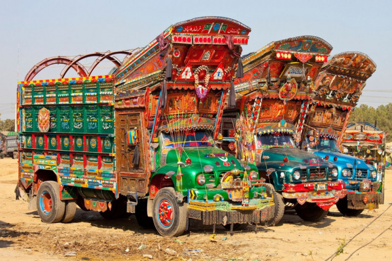 Fenomen zbog koga šoferi troše hiljade dolara na dekoracije: Kada je reč o lepoti kamiona, ova zemlja je šampion