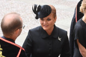 Korgi kraljice Elizabete i čaj: Sara Ferguson nije pozvana na krunisanje, ali je proslavila na svoj način (FOTO)