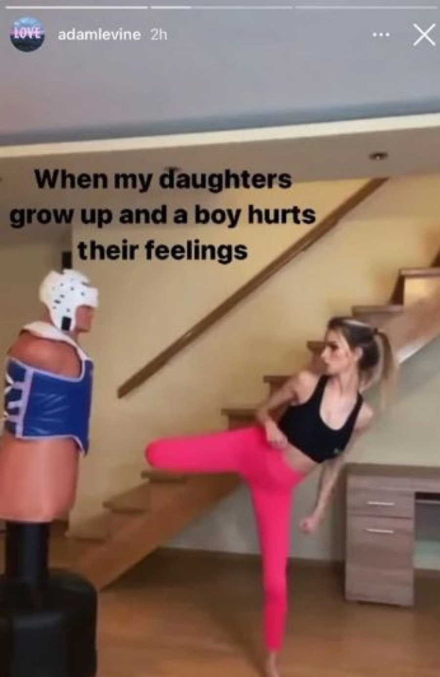 Pevač grupe „Maroon 5" slao poruke i srpskoj influenserki! Otkrila bez zadrške šta joj je napisao! (FOTO)