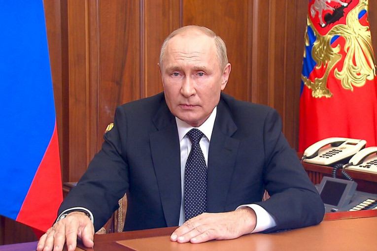 Putin potpisao izmene zakona o vojnom roku: Oštre kazne za one koji odbiju mobilizaciju ili se dobrovoljno predaju